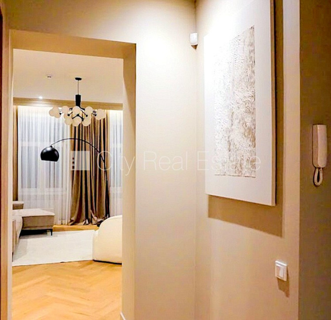 Fasādes māja, renovēta māja, teritorijas iebrauktuves vārti aprīkoti ar automatizētu Rīga - foto 15