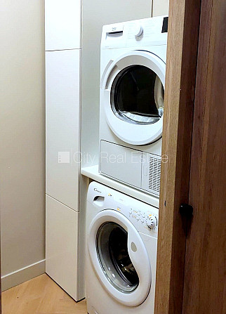 Fasādes māja, renovēta māja, teritorijas iebrauktuves vārti aprīkoti ar automatizētu Rīga - foto 12