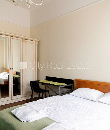 Fasādes māja, renovēta māja, nomainītas inženierkomunikācijas, labiekārtota apzaļumota Rīga - foto 14