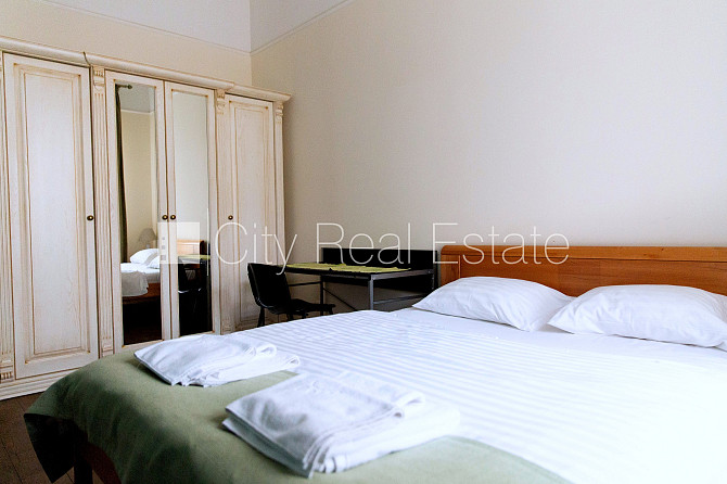 Fasādes māja, renovēta māja, nomainītas inženierkomunikācijas, labiekārtota apzaļumota Rīga - foto 13