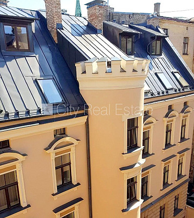 Fasādes māja, renovēta māja, nomainītas inženierkomunikācijas, labiekārtota apzaļumota Rīga - foto 9