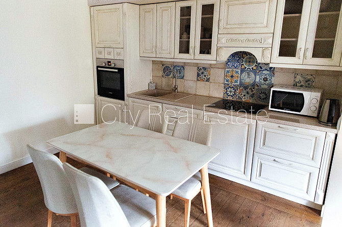 Fasādes māja, renovēta māja, nomainītas inženierkomunikācijas, labiekārtota apzaļumota Rīga - foto 2