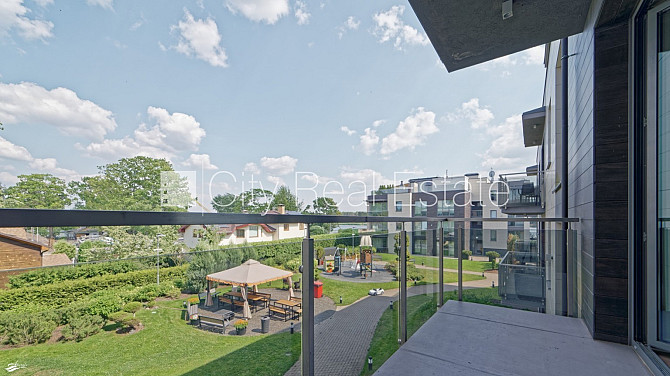 Jaunceltne, labiekārtots apzaļumots pagalms, slēgts pagalms, iežogota teritorija ar metāla Jūrmala - foto 10