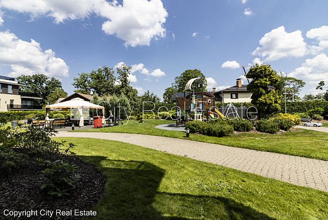 Jaunceltne, labiekārtota apzaļumota teritorija, slēgts pagalms, iežogota teritorija ar metāla Jūrmala - foto 16