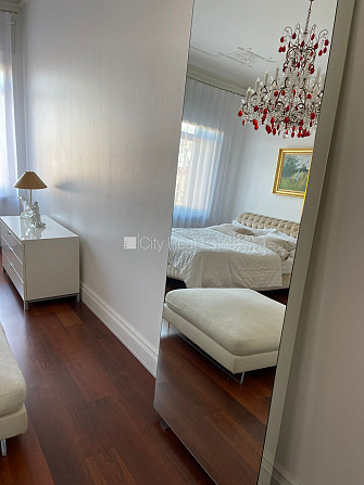 Fasādes māja, renovēta māja, vieta automašīnai, ieeja no ielas un pagalma, kāpņu telpa pēc Rīga - foto 20