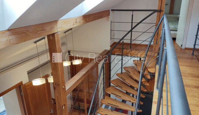 Фасадный дом, вход с улицы, мансарда, сауна, смежно-изолированные комнаты, высокие Рига - изображение 13