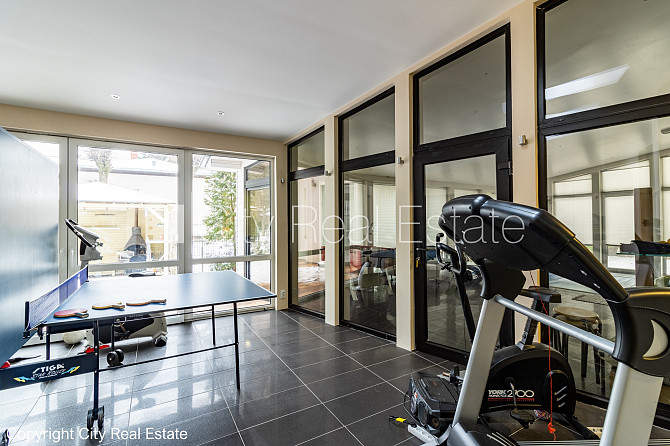 Благоустроенный озеленённый двор, территория обнесена забором, гараж на одну Юрмала - изображение 14