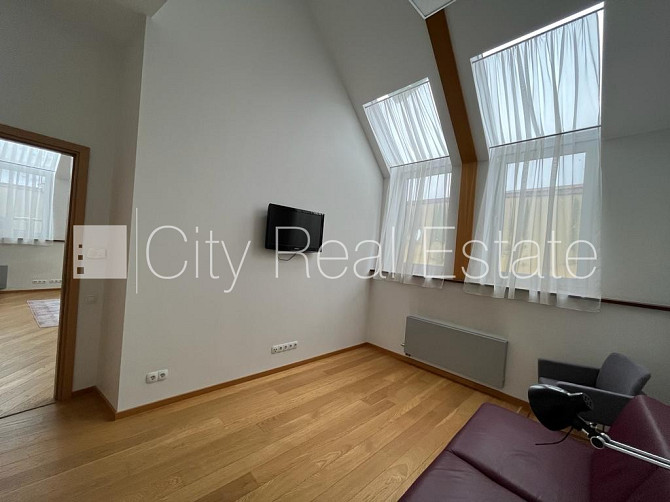 Фасадный дом, реновированный дом, вход с улицы, лифт, лестничная клетка после Рига - изображение 17