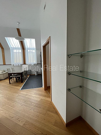 Фасадный дом, реновированный дом, вход с улицы, лифт, лестничная клетка после Рига - изображение 9