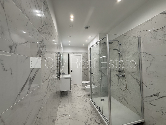 Jaunceltne, ķieģeļu mūra sienas, labiekārtota apzaļumota teritorija, slēgta teritorija, Jūrmala - foto 19