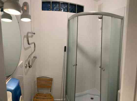 No maija piedāvājumā gaišs un omulīgs vienistabas dzīvoklis Kalnciema ielā 1. Dzīvokļa kopējā platīb Rīga