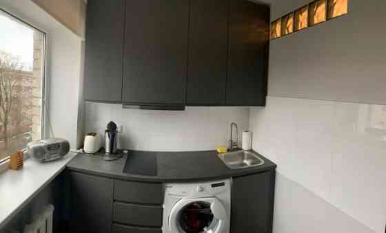 No maija piedāvājumā gaišs un omulīgs vienistabas dzīvoklis Kalnciema ielā 1. Dzīvokļa kopējā platīb Rīga