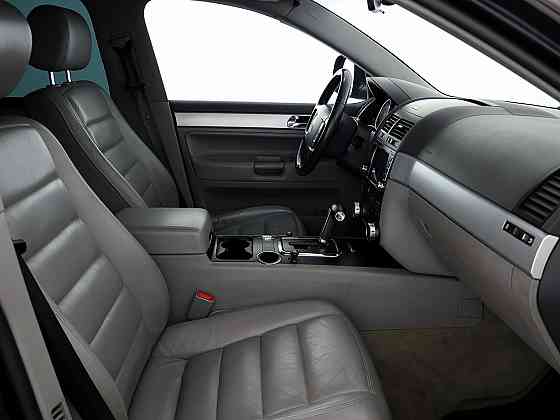 Volkswagen Touareg Highline Facelift ATM 2.5 TDI 128kW Tallina