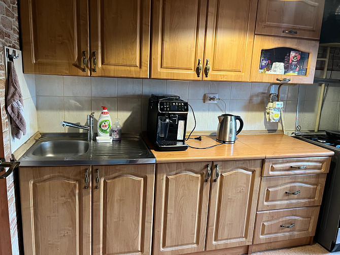 Pardodu lietotu virtuvi+vel 2 skapisi kas nau uz foto Sikak Pa talr. Purvciems . Rīga - foto 1