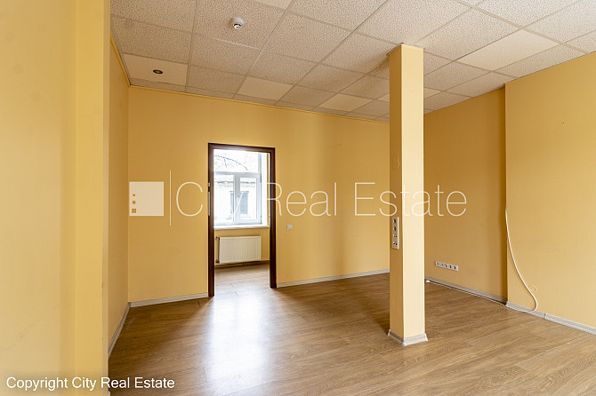 Fasādes māja, vieta vairākām automašīnām, līdz bērnu spēļu laukumam 50 m, logi vērsti Rīga - foto 8