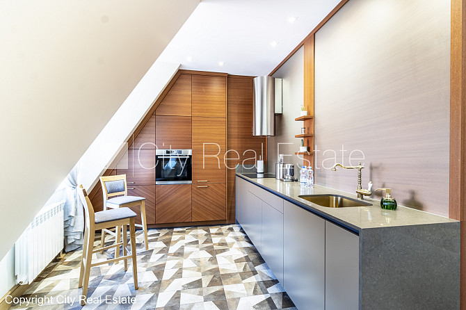 Pagalma māja, renovēta māja, dzīvokļu skaits ēkā  11 gab., slēgts pagalms, garāžas vārti Rīga - foto 7