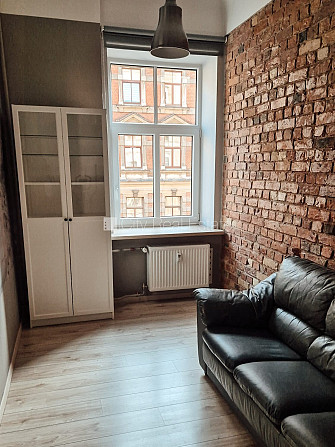 Fasādes māja, slēgts pagalms, ieeja no ielas, logi vērsti mājas abās pusēs, istabas Rīga - foto 16