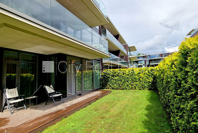 Pagalma ēka, ķieģeļu mūra sienas, fasāde ar dekoratīvo apmetumu, labiekārtots apzaļumots Rīga - foto 16