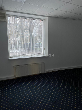 Fasādes māja, viena kvadrātmetra apsaimniekošanas maksa mēnesī  1.6 EUR, ieeja no ielas, logi Rīga - foto 20