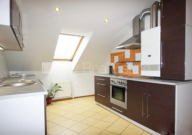 Fasādes māja, ieeja no ielas, mansards, sauna, caurstaigājamas izolētas istabas, augstie Rīga - foto 18