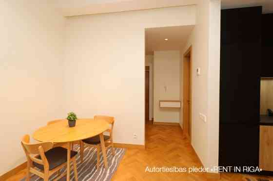 Современная новая квартира с видом на Даугаву и балконом. Квартира полностью Rīga