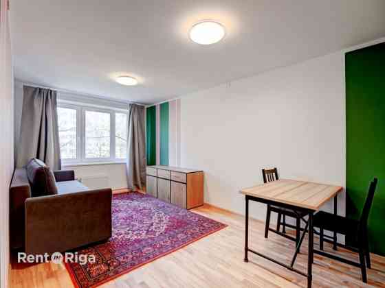 Īrei pieejams 2-istabu dzīvoklis Auru ielā, Imantā - klusā un zaļā rajona daļā.   Dzīvokļa kopējā pl Рига
