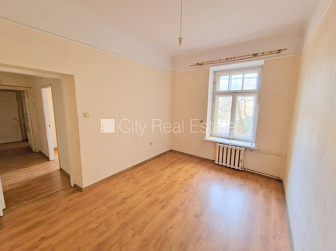 Fasādes māja, renovēta māja, vieta automašīnai, ieeja no ielas un pagalma, kāpņu telpa pēc Rīga - foto 6