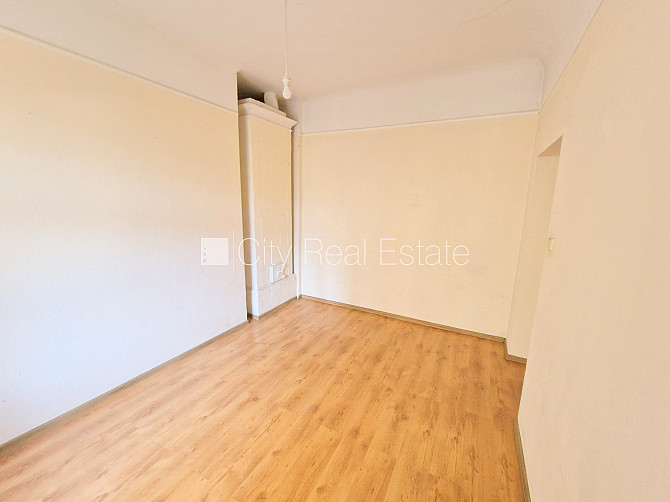 Fasādes māja, renovēta māja, vieta automašīnai, ieeja no ielas un pagalma, kāpņu telpa pēc Rīga - foto 8