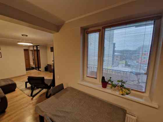 Сдается в долгосрочную аренду уютная, полностью меблированная двухкомнатная Rīga