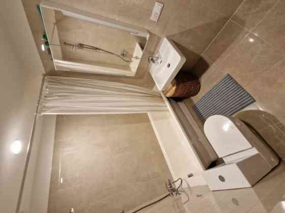 Сдается в долгосрочную аренду уютная, полностью меблированная двухкомнатная Rīga