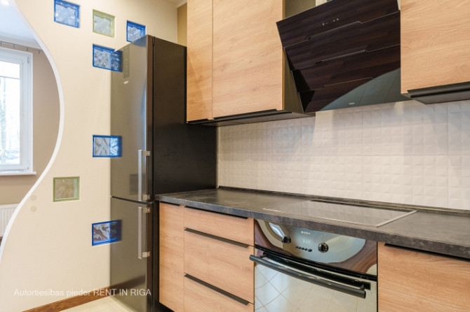 Piedāvājumā plašs, gaišs un saulains 3 istabu dzīvoklis lieliskā atrašanās vietā Juglā. Rīga - foto 5