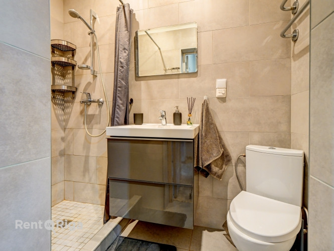 Pārdošanā omulīgs un gaišs 4 istabu dzīvoklis ar privātmājas sajūtu Dzegužkalnā  Ideāla Rīga - foto 7