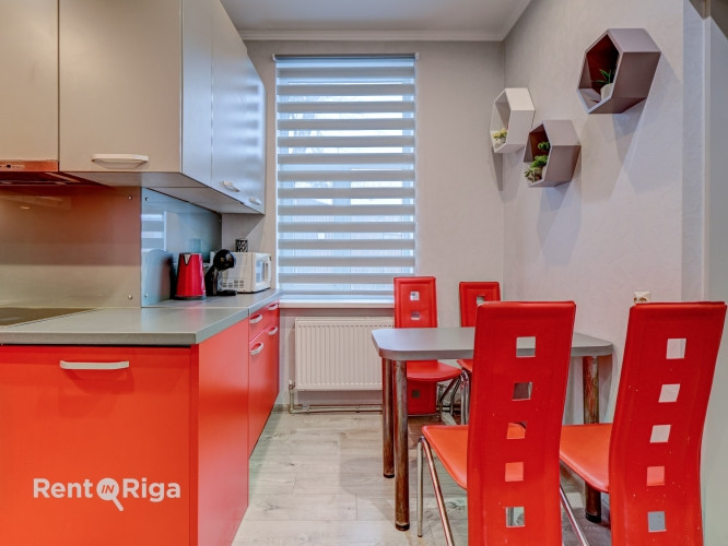 Pārdošanā omulīgs un gaišs 4 istabu dzīvoklis ar privātmājas sajūtu Dzegužkalnā  Ideāla Rīga - foto 5