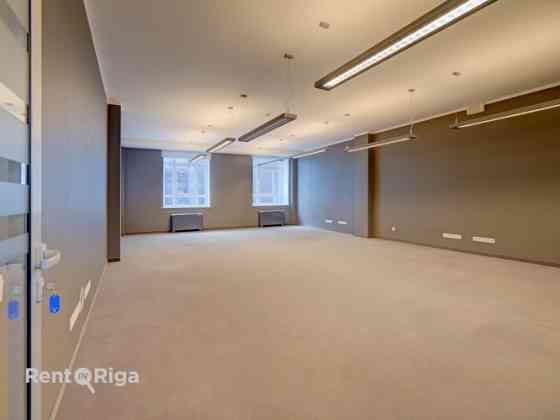 Фиксированная сумма аренды.  Аренда современного офиса класса B в одном из самых Rīga