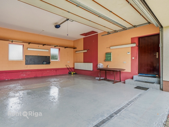Izīrē privātmāju ar plašu dārza teritoriju!  Ideāla vieta gan mierīgai ikdienas dzīvei, Rīgas rajons - foto 2