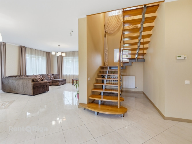 Izīrē privātmāju ar plašu dārza teritoriju!  Ideāla vieta gan mierīgai ikdienas dzīvei, Rīgas rajons - foto 8