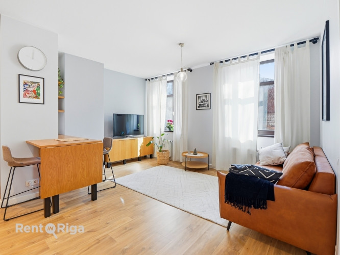 Īrei pieejams praktisks un mūsdienīgs 2-istabu dzīvoklis Rīgas centrā.  Dzīvoklim ir Rīga - foto 8