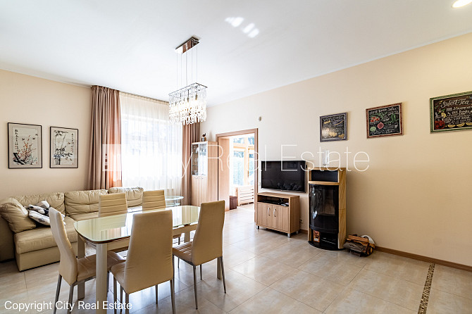 Fasādes māja, slēgts pagalms, vieta automašīnai, ieeja no ielas, ir lifts, kāpņu telpa pēc Rīga - foto 14