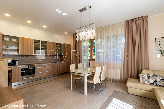 Fasādes māja, slēgts pagalms, vieta automašīnai, ieeja no ielas, ir lifts, kāpņu telpa pēc Rīga - foto 10