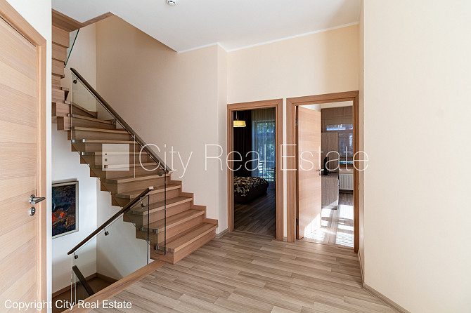 Fasādes māja, slēgts pagalms, vieta automašīnai, ieeja no ielas, ir lifts, kāpņu telpa pēc Rīga - foto 18