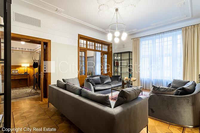 Fasādes māja, renovēta māja, slēgts pagalms, vieta automašīnai, ieeja no ielas un pagalma, Rīga - foto 17