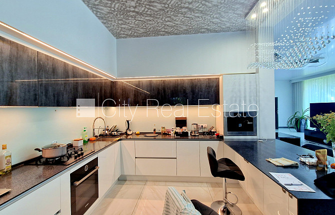 Частный дом, новостройка, благоустроенная озеленённая территория, территория Юрмала - изображение 3