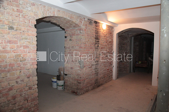 Fasādes māja, fasāde ar dekoratīvo apmetumu, slēgts pagalms, vieta automašīnai, ieeja no Rīga - foto 12