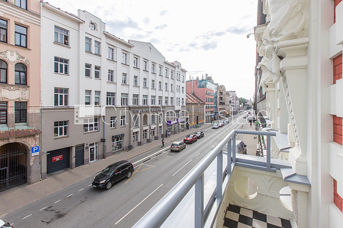 Фасадный дом, реставрированный дом, закрытый двор, лифт, лестничная клетка после Рига - изображение 18