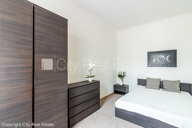 Renovēta māja, logi vērsti uz pagalma pusi, viesistaba, viena telpa caurstaigājama, virtuve, Rīga - foto 17