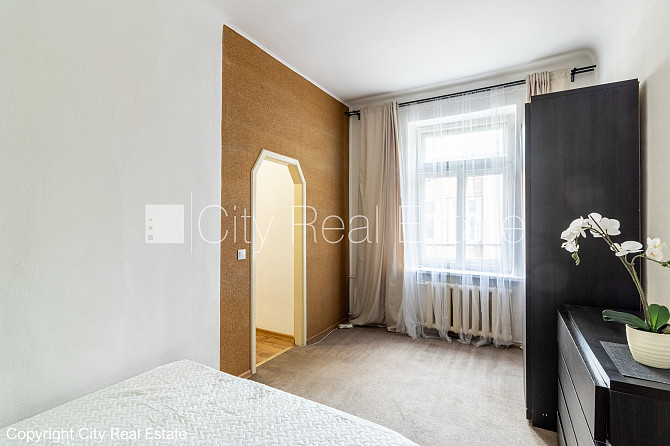 Renovēta māja, logi vērsti uz pagalma pusi, viesistaba, viena telpa caurstaigājama, virtuve, Rīga - foto 18