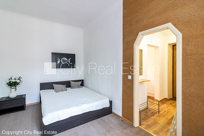 Renovēta māja, logi vērsti uz pagalma pusi, viesistaba, viena telpa caurstaigājama, virtuve, Rīga - foto 16