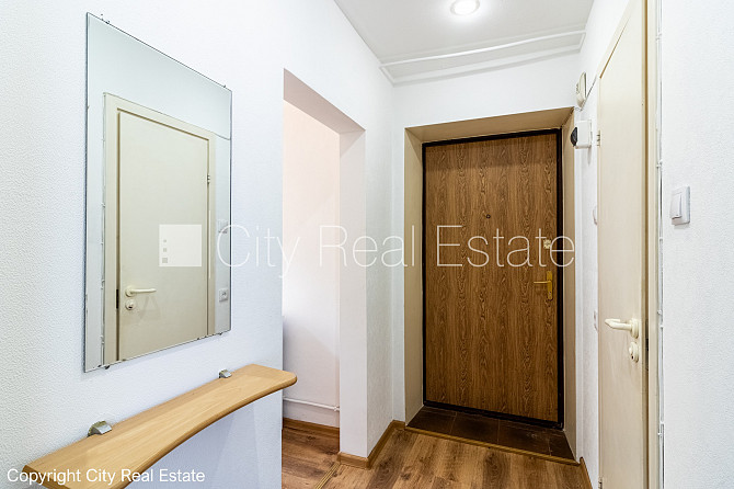 Renovēta māja, logi vērsti uz pagalma pusi, viesistaba, viena telpa caurstaigājama, virtuve, Rīga - foto 19