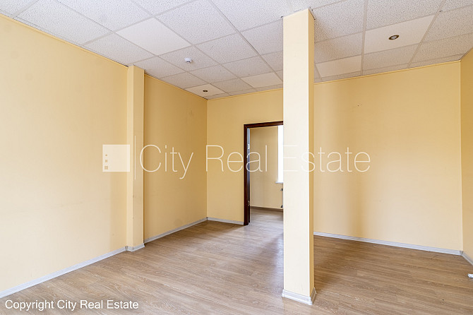 Фасадный дом, места для нескольких машин, до детской игровой площадки 50 м, окна Рига - изображение 13