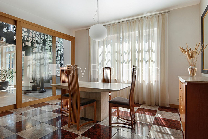 Частный дом, благоустроенная озеленённая территория, подъездная дорога покрыта Рига - изображение 16